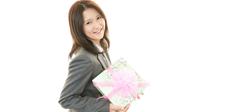 退職・送別会の贈り物で女性がもらって嬉しいプレゼントを選ぶコツ