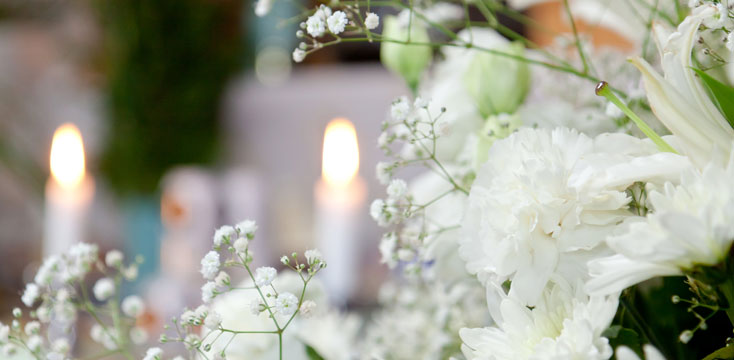 白い花のアレンジメント