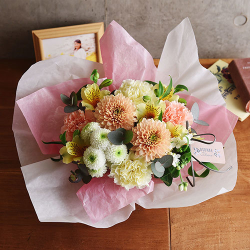 ＜日比谷花壇＞４月の旬の花 アレンジメント「カンシオン」