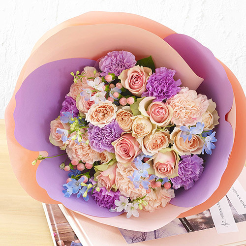 【日比谷花壇】母の日 デザイナーズ・花の形をした花束「ジェンティーレ」