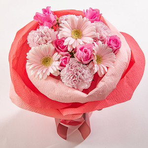 そのまま飾れるバラの形の花束ペタロ・ローザ「フェミニンピンク」の商品画像