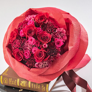 バラの形の花束ペタロ・ローザ「シャイニングレッド」の商品画像