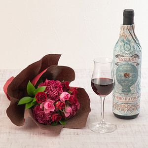 オーガニック赤ワインと花束のセットの商品画像