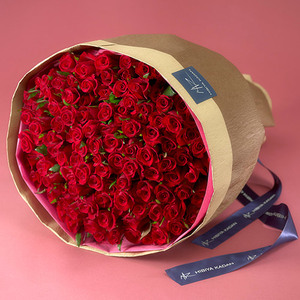 108本の赤バラの花束「アニバーサリーローズ」の商品画像